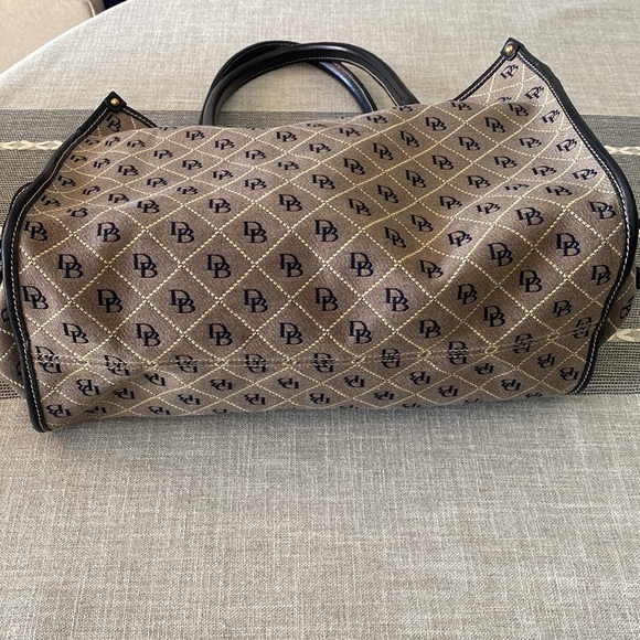 DOONEY & BOURKE Signature Tote Shoulder Bag Black Canvas - Picture 3 of 7